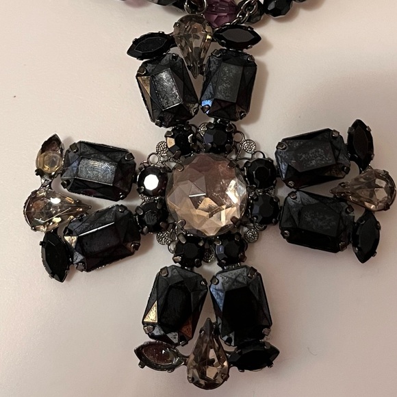 Stunning, dark blue black and purple, multi strand cross neck… - Picture 3 of 17